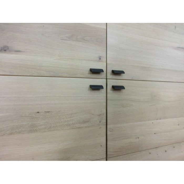 Alderstone Dubová komoda z masivu s osvětlením